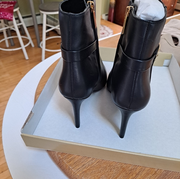 Boots - Picture 4 of 4